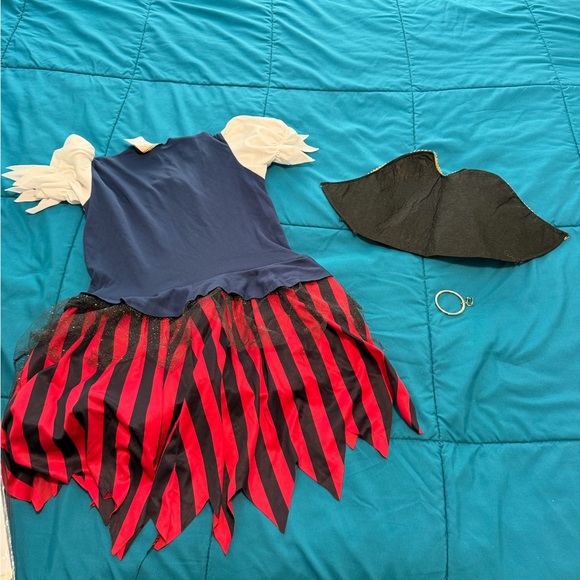 Girls Caribbean pirate Costume M 7-10 - Picture 6 of 7